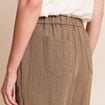 Pantalon mom 7/8&egrave;me en coton vert kaki femme