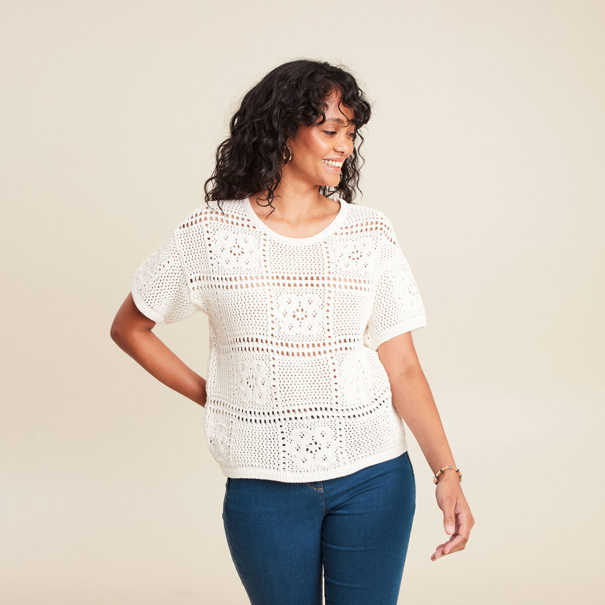 Pull court col rond manches courtes ecru femme