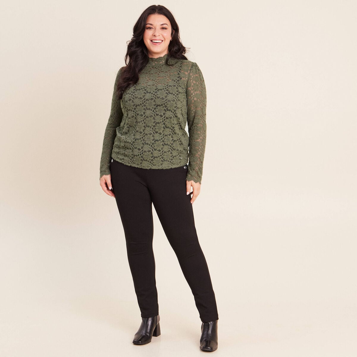 T-shirt cintr&eacute; col montant dentelle vert kaki femme