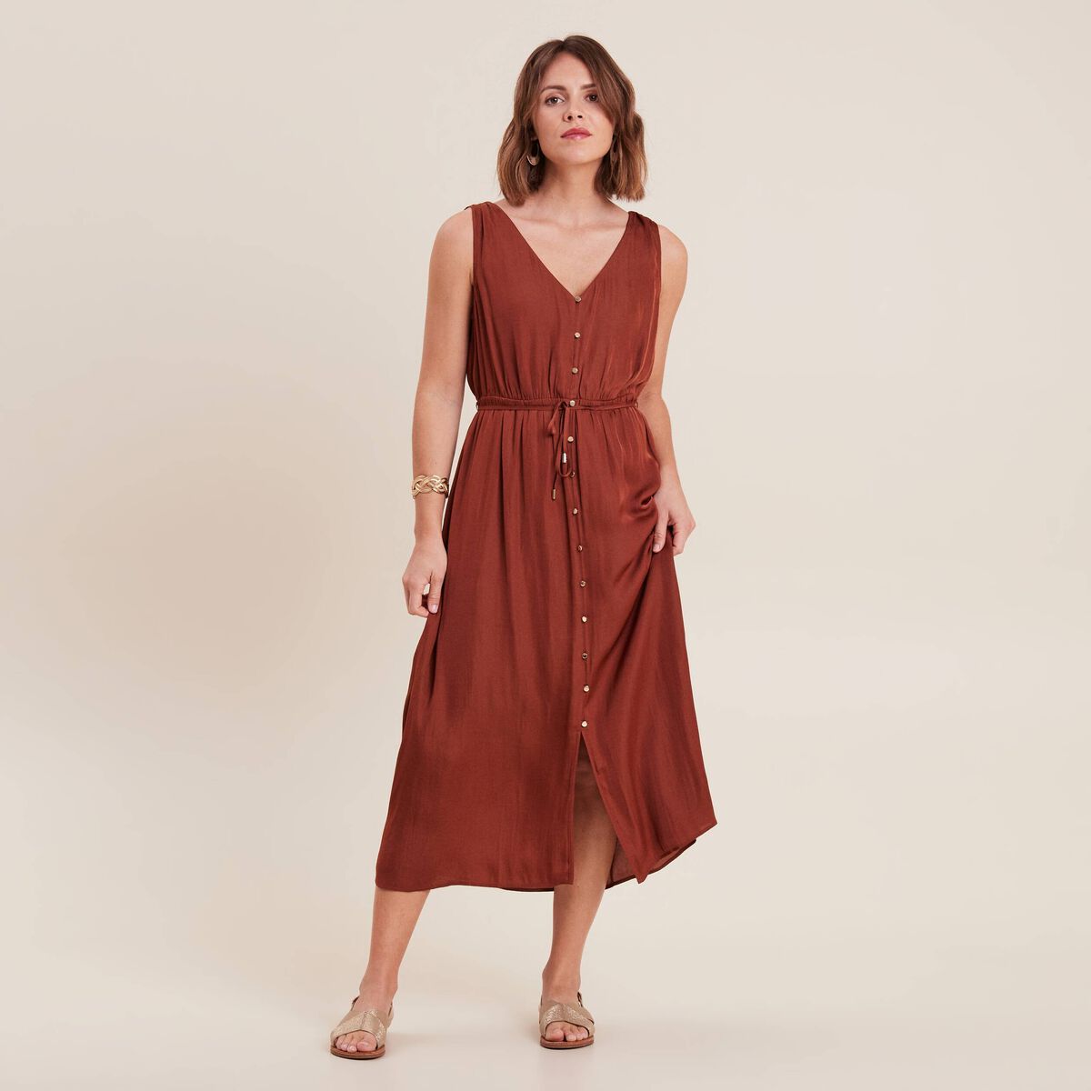 Robe midi évasée satin marron foncé femme