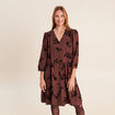 Robe courte &eacute;vas&eacute;e col v manches 3/4 marron femme
