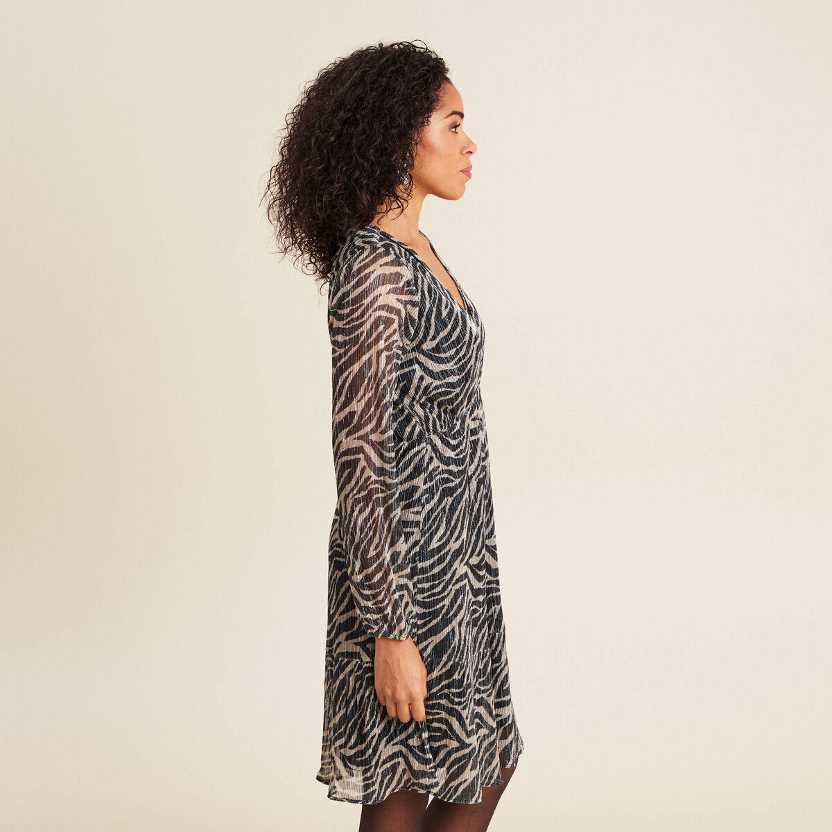 Robe z&eacute;br&eacute;e &agrave; sequins &eacute;vas&eacute;e noir femme