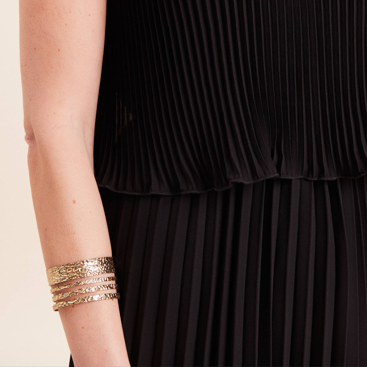 Robe pliss&eacute;e sans manches col rond noir femme