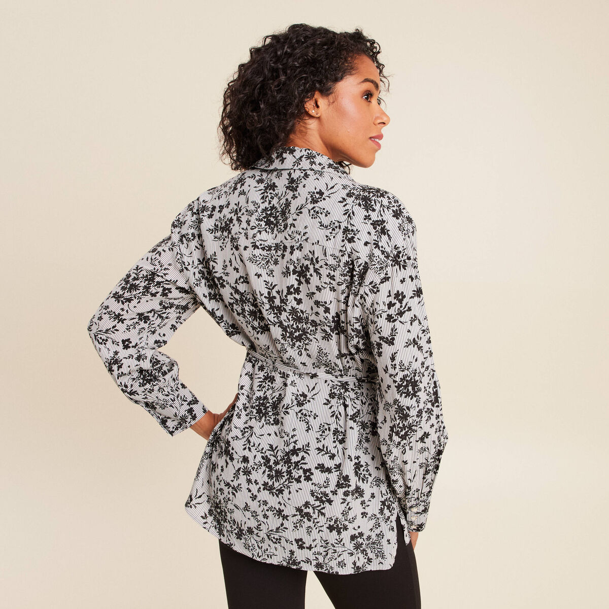 Tunique ceintur&eacute;e col chemise fluide noir femme