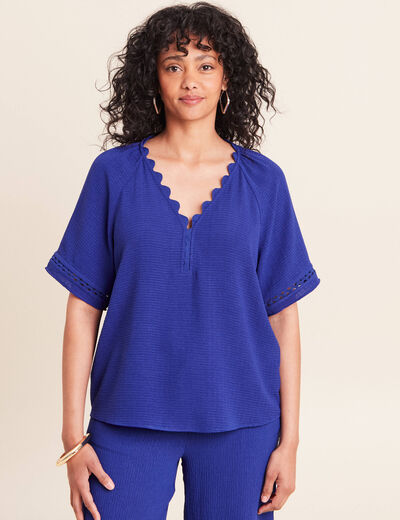 Blouse fluide col v manches courtes bleu fonc&eacute; femme