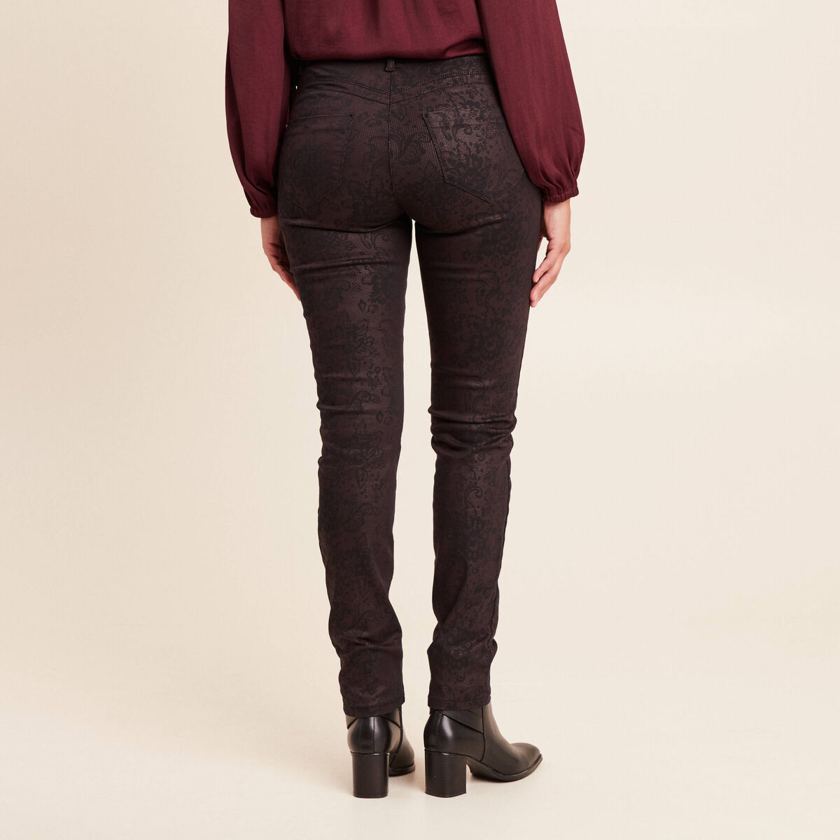 Pantalon magique L'Unique coupe ajust&eacute;e bordeaux femme