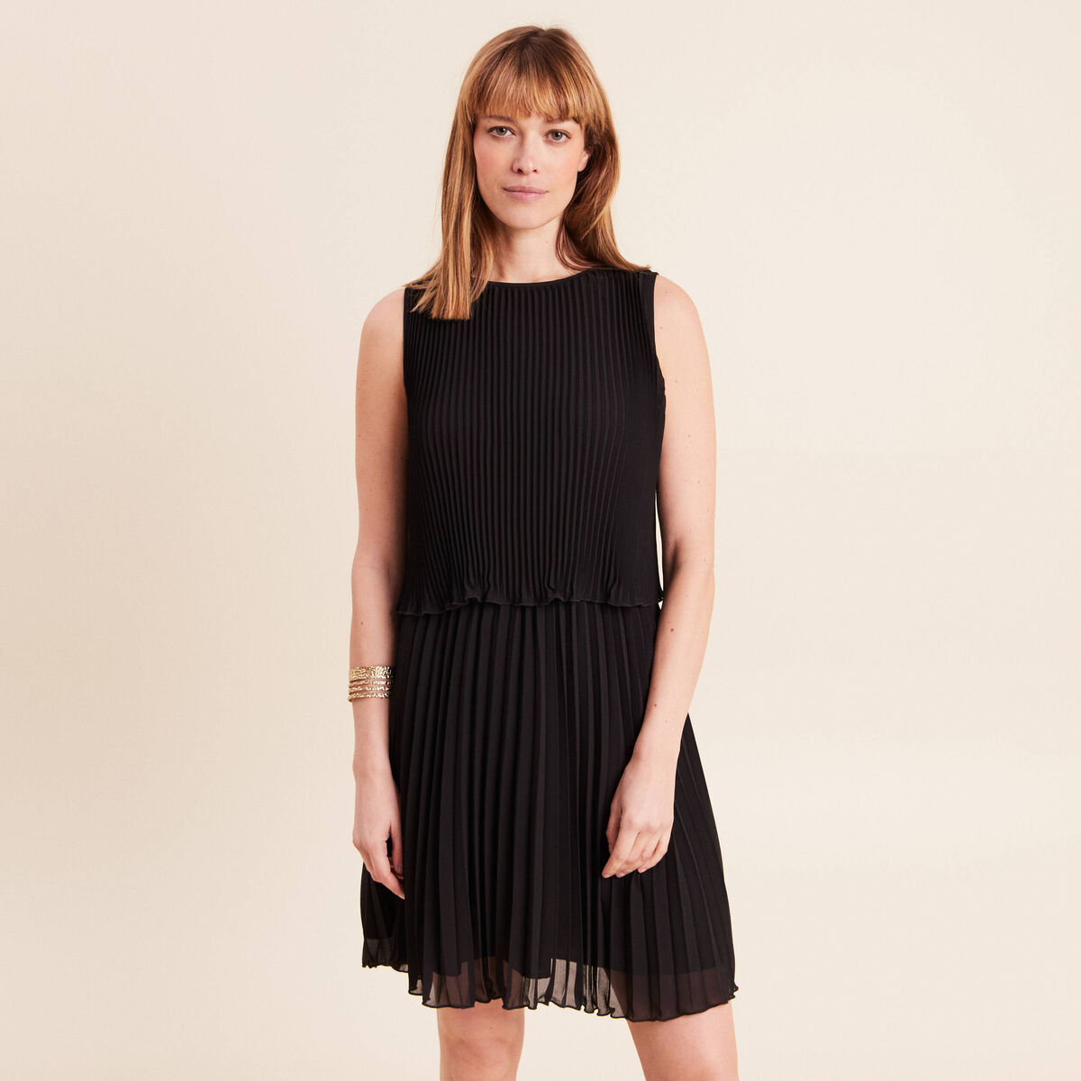 Robe pliss&eacute;e sans manches col rond noir femme