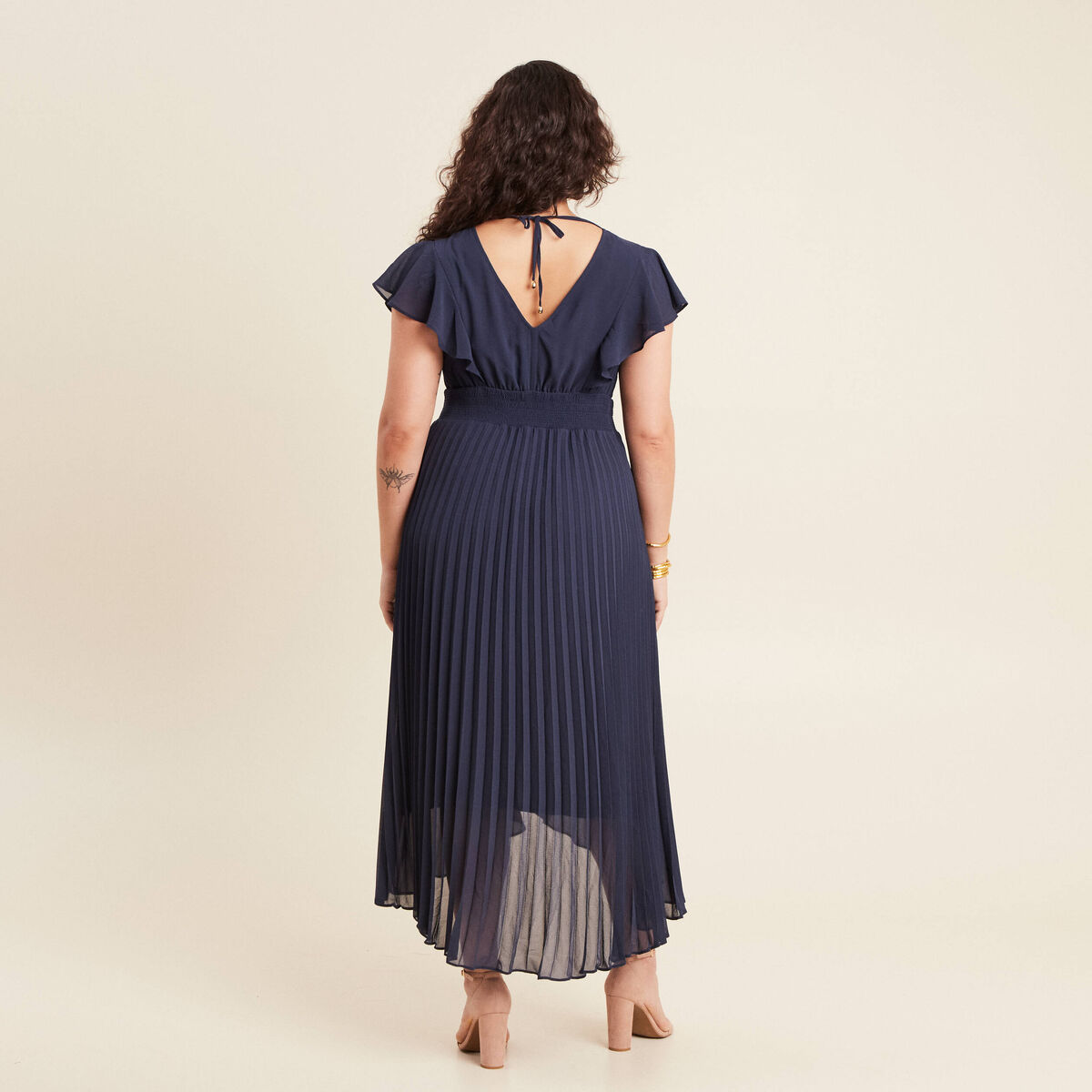 Robe longue &eacute;vas&eacute;e &agrave; volants bleu marine femme