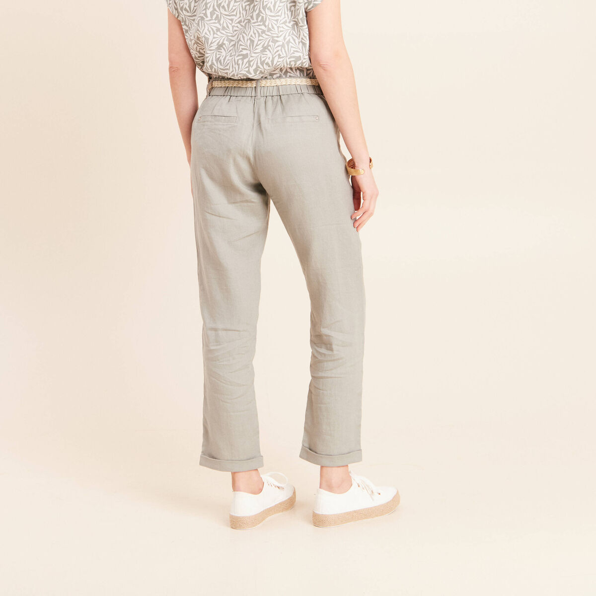 Pantalon coupe chino en lin ceintur&eacute; vert clair femme