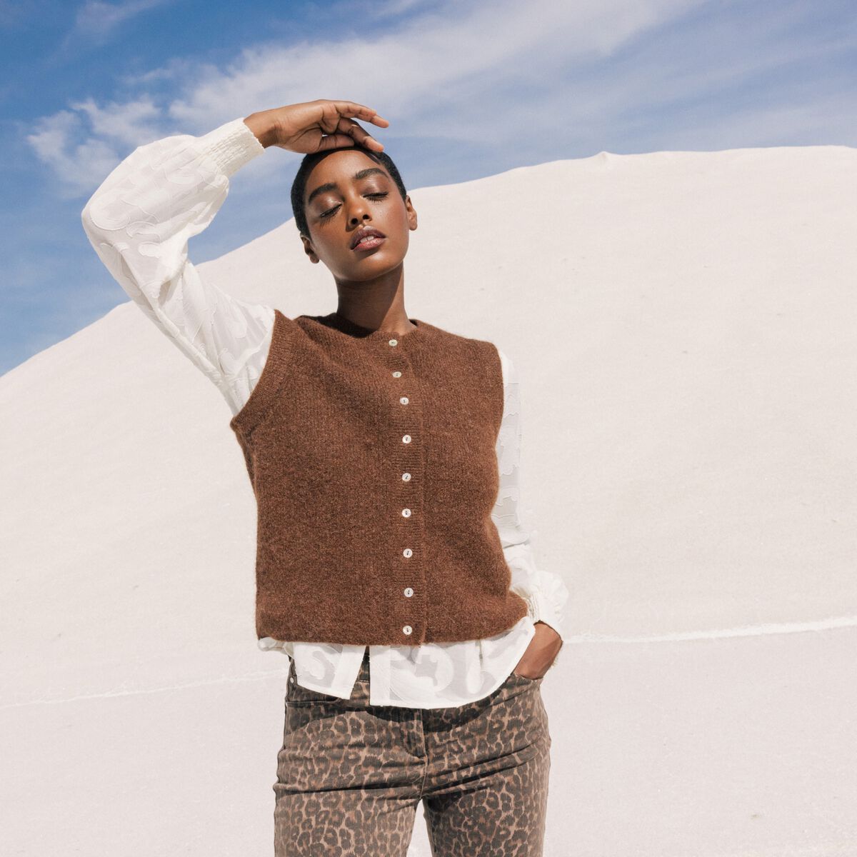 Gilet droit mi-long sans manches marron fonc&eacute; femme