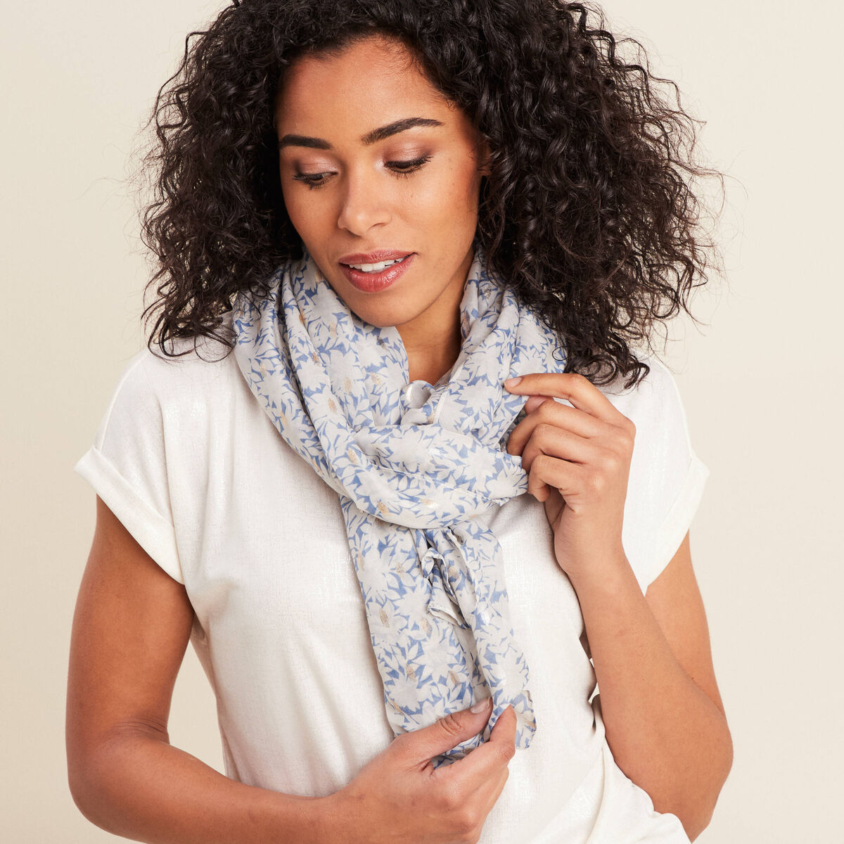Foulard en voile transparent bleu ciel femme