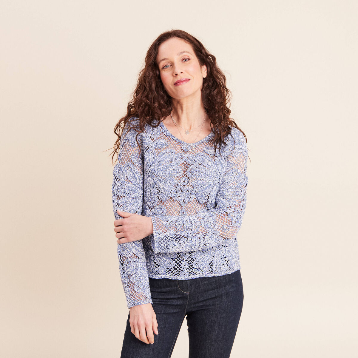 Pull manches longues aspect dentelle bleu ciel femme