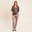 Pantalon iris&eacute; en similicuir marron fonc&eacute; femme