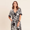 Chemise col v manches courtes fluides noir femme