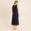 Robe longue &eacute;vas&eacute;e pliss&eacute;e sans manches bleu marine femme