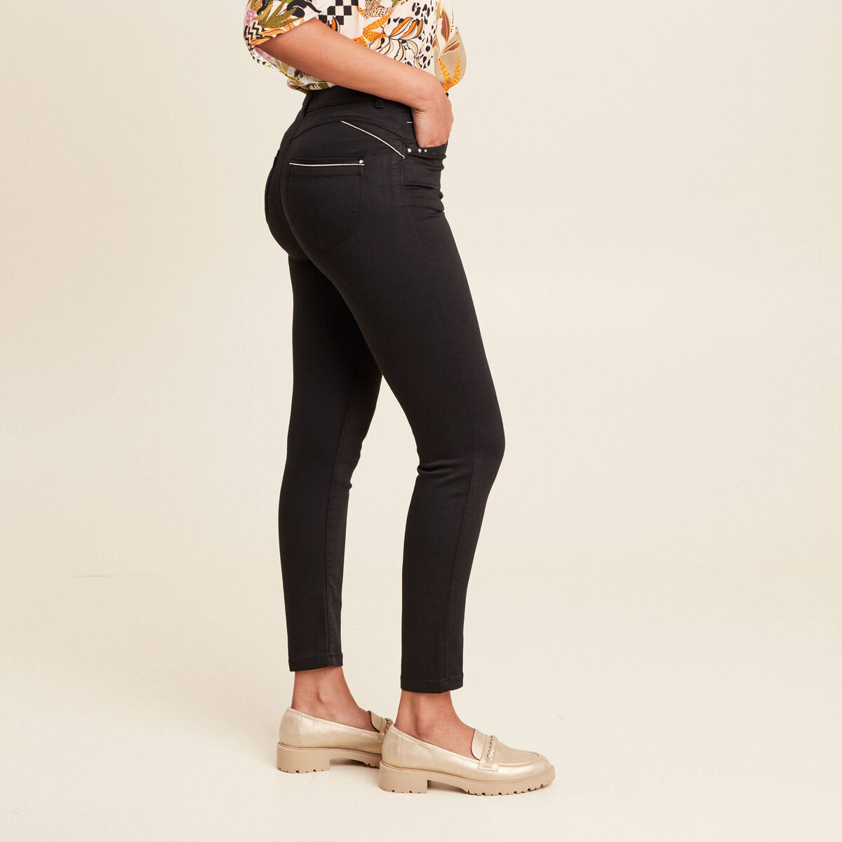 Pantalon coupe ajust&eacute;e taille haute noir femme