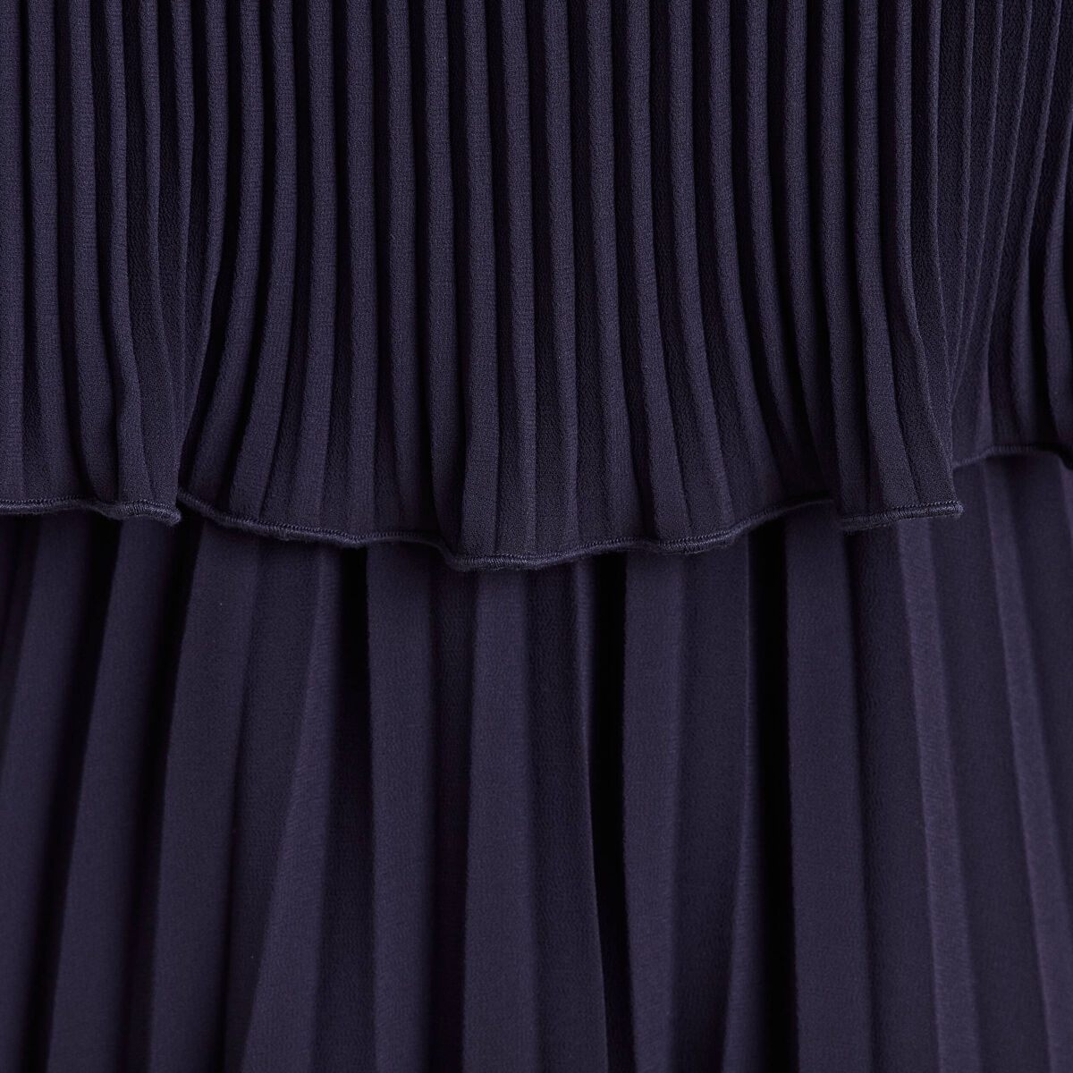 Robe longue &eacute;vas&eacute;e pliss&eacute;e sans manches bleu marine femme