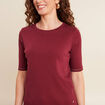 T-shirt ajust&eacute; col rond manches coudes bordeaux femme