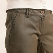 Pantalon coupe chino 7/8&egrave;me effet enduit vert kaki femme