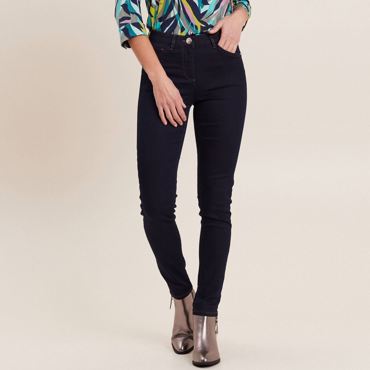Jeans léger taille standard long denim brut femme