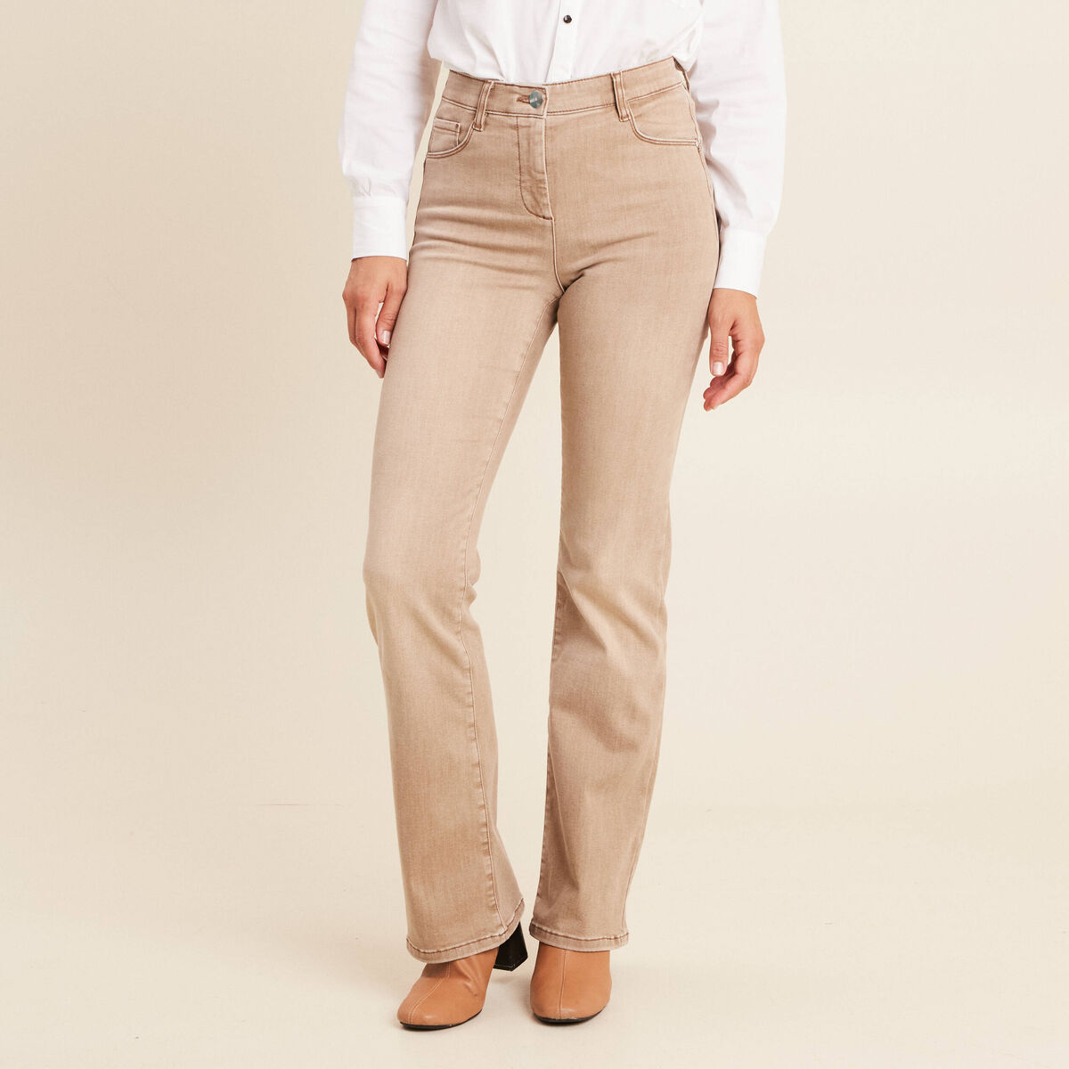 Jean magique L'Unique coupe bootcut denim beige femme