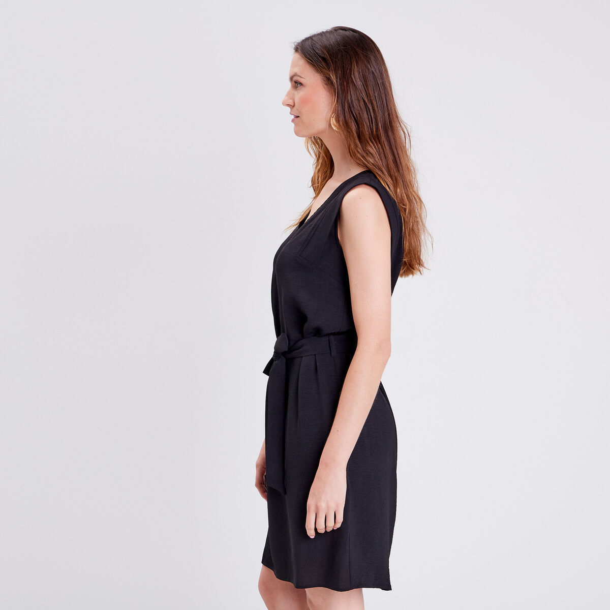 Robe droite ceintur&eacute;e noir femme
