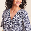 Robe courte &eacute;vas&eacute;e col V bleu femme