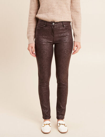 Pantalon coupe ajust&eacute;e enduit marron femme