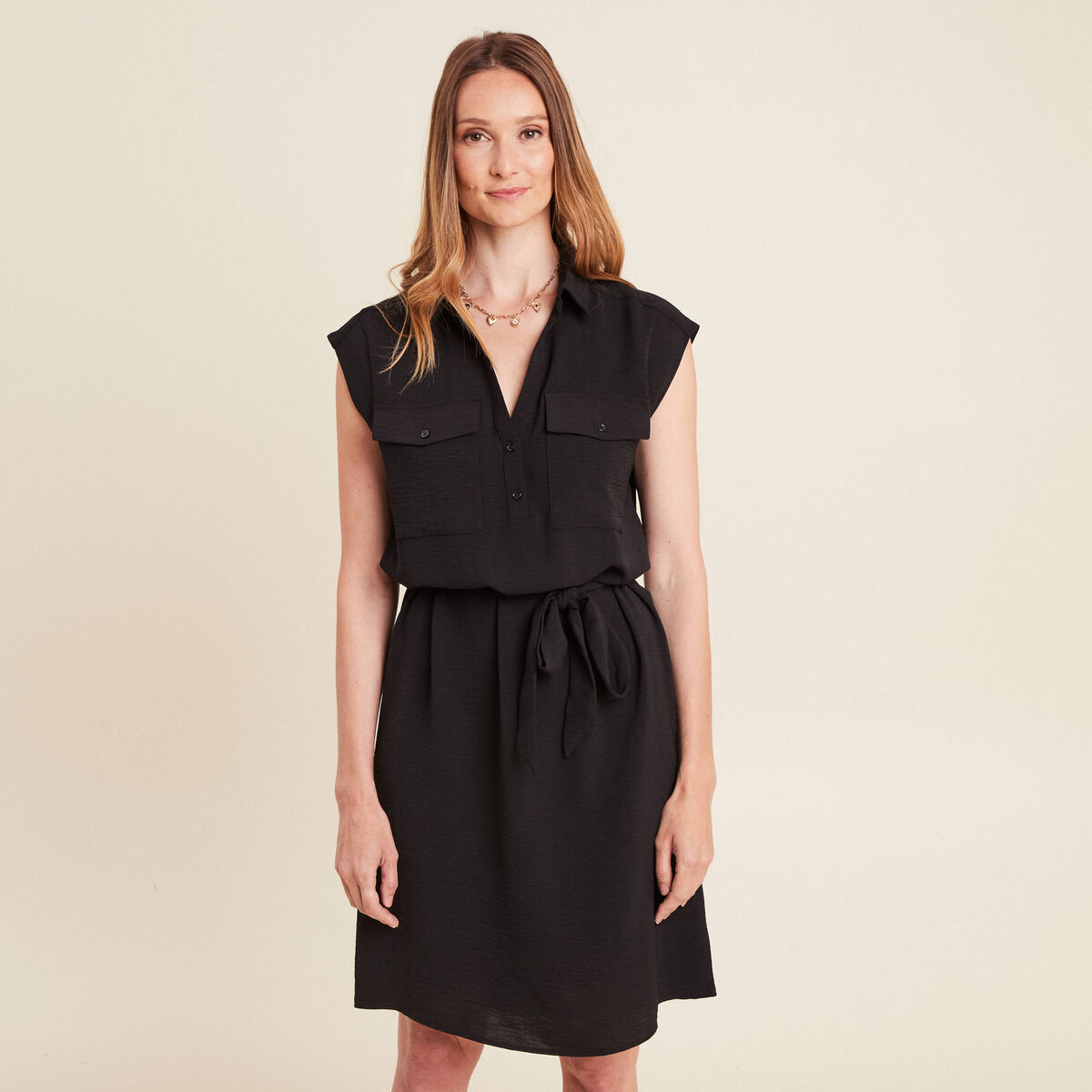 Robe droite courte manches courtes noir femme