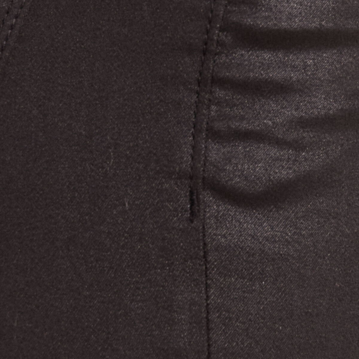 Pantalon ajusté enduit 7/8ème noir femme