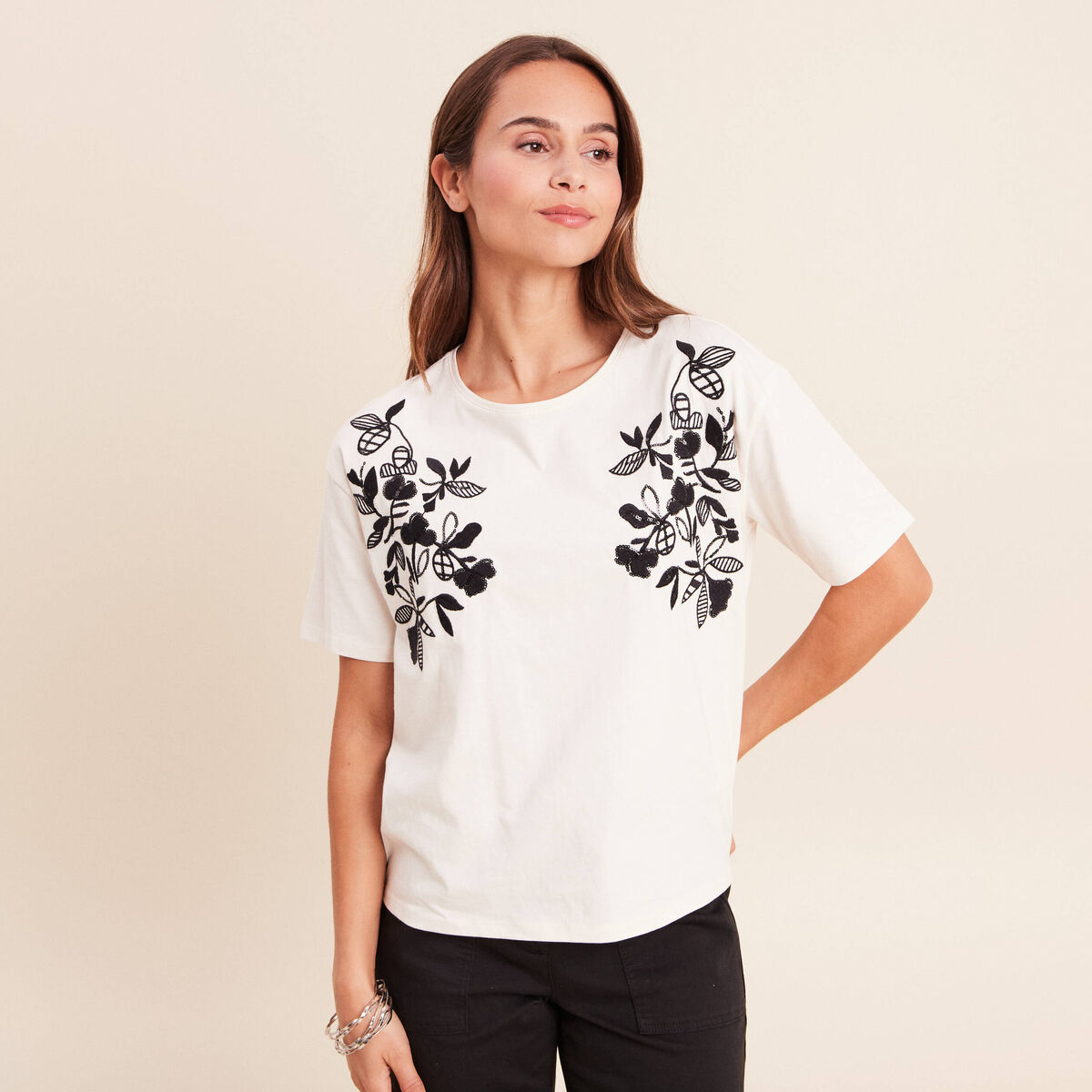 T-shirt ample col rond brod&eacute; ecru femme