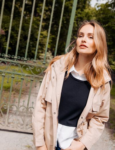 Parka déperlante cintrée à capuche beige femme