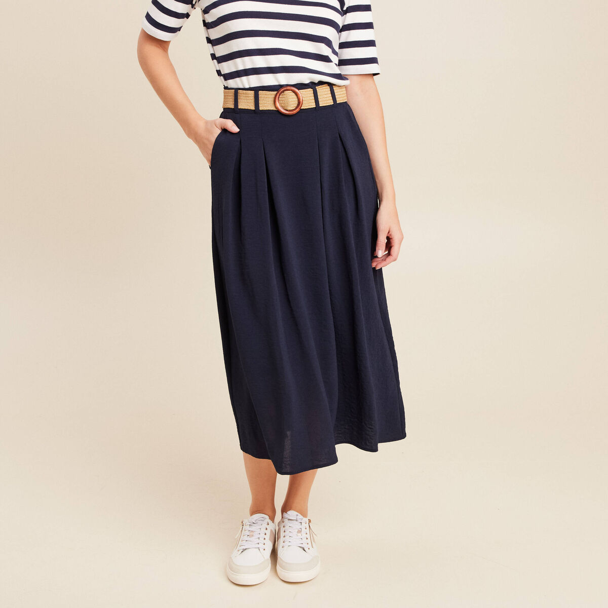 Jupe longue &eacute;vas&eacute;e ceintur&eacute;e bleu fonc&eacute; femme