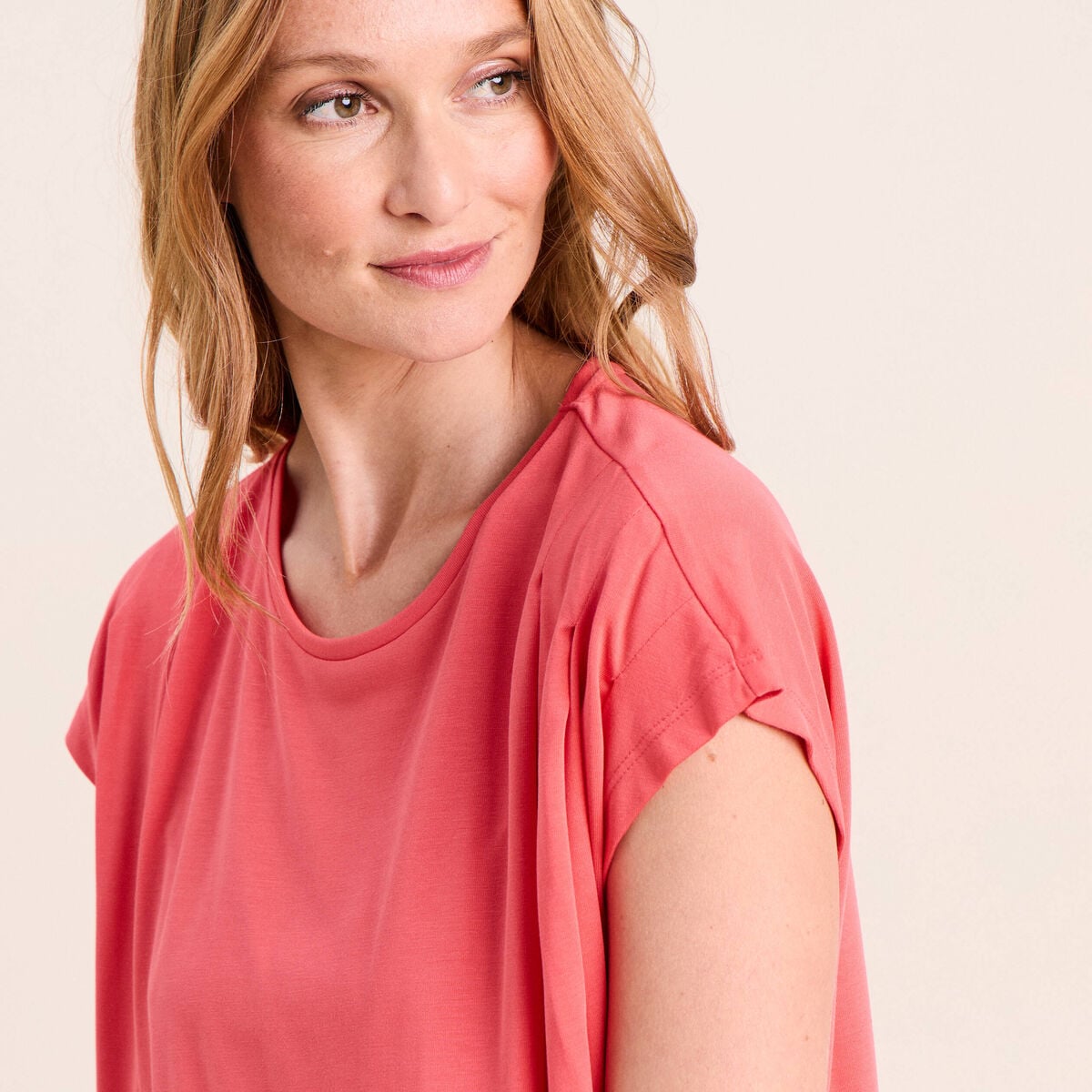 T-shirt droit col rond manches courtes rouge femme
