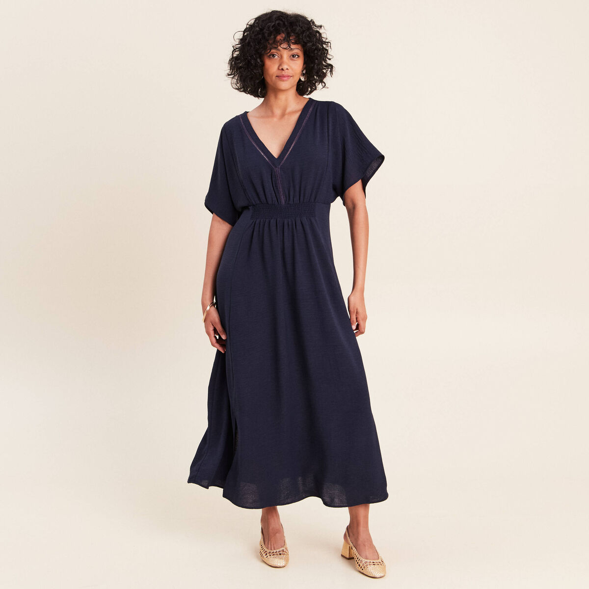 Robe longue &eacute;vas&eacute;e col v manches coudes bleu marine femme
