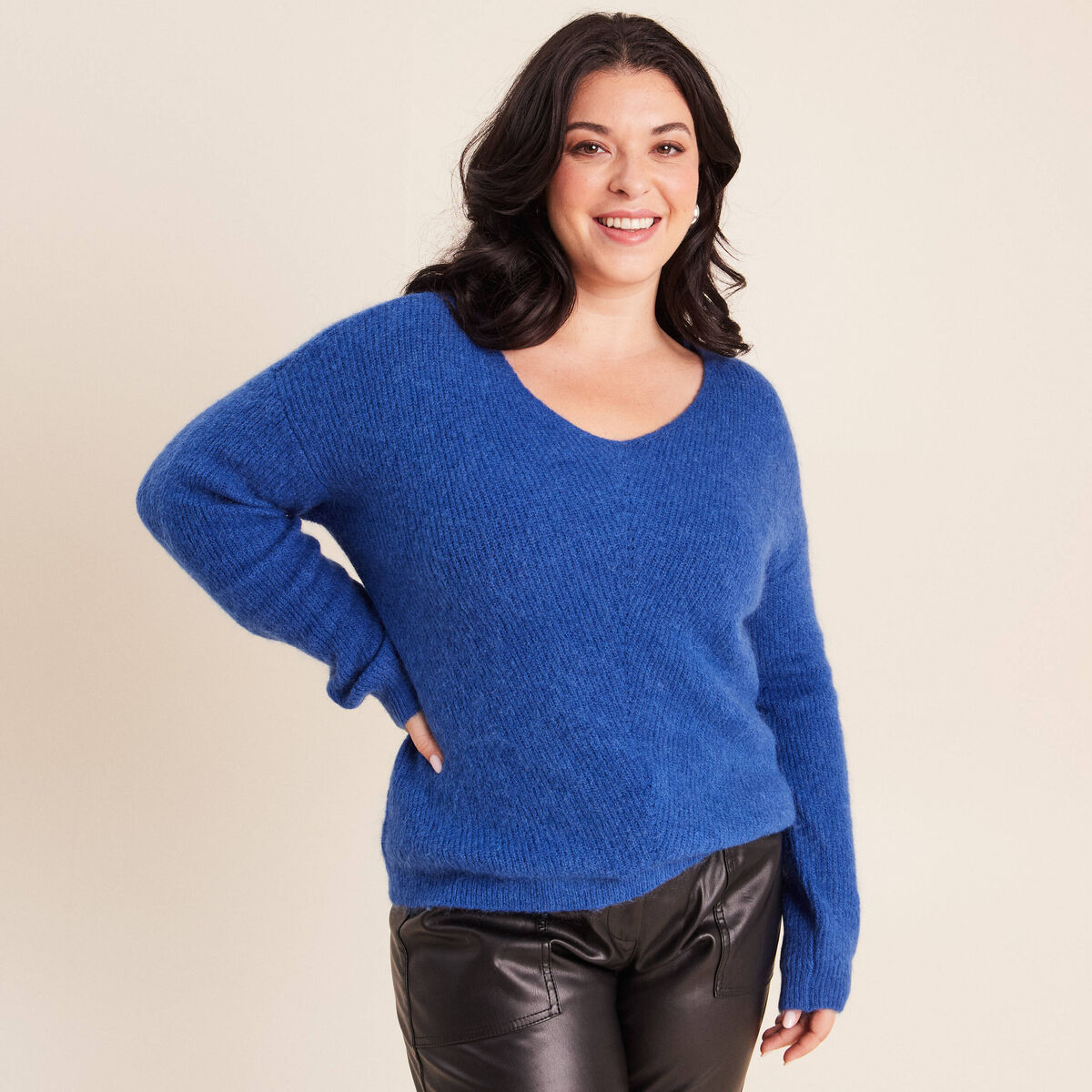 Pull col v bleu electrique femme