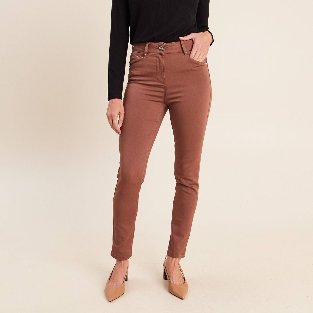 Pantalon coupe ajust&eacute;e taille haute marron femme