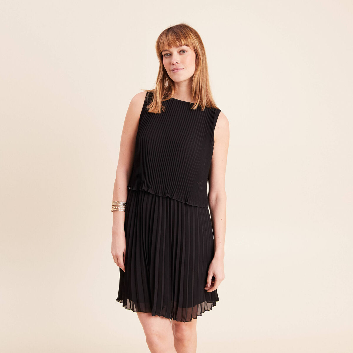 Robe pliss&eacute;e sans manches col rond noir femme