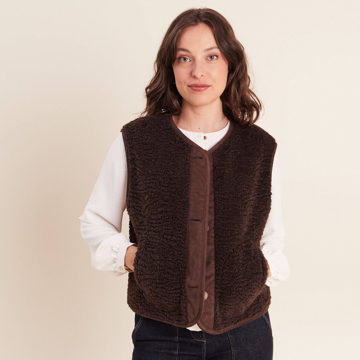 Veste r&eacute;versible duveteuse marron fonc&eacute; femme