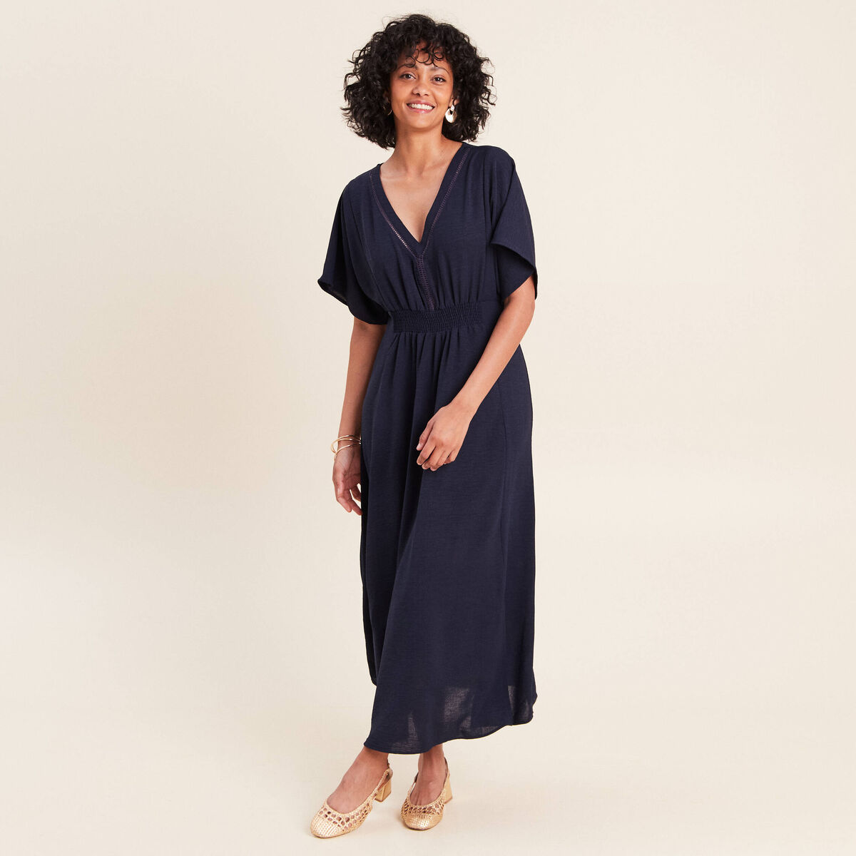 Robe longue &eacute;vas&eacute;e col v manches coudes bleu marine femme