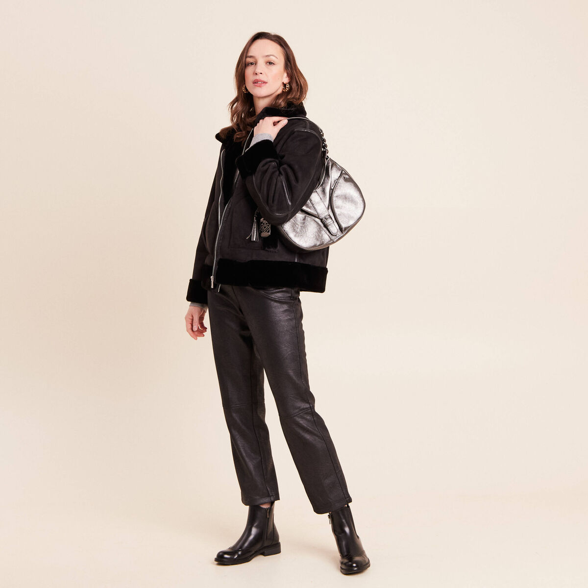 Bombardier court droit col montant noir femme