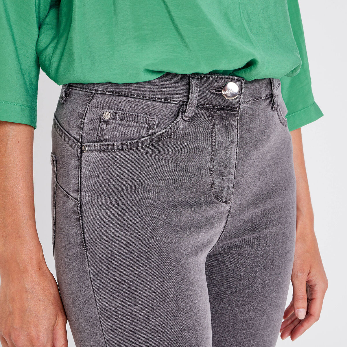 Jean magique Le L&eacute;ger coupe ajust&eacute;e denim gris femme