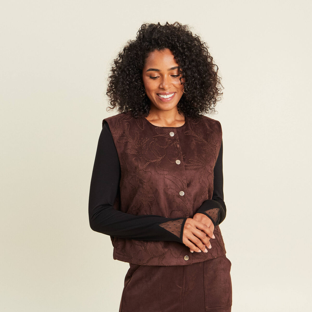 Veste sans manches doubl&eacute;e marron fonc&eacute; femme