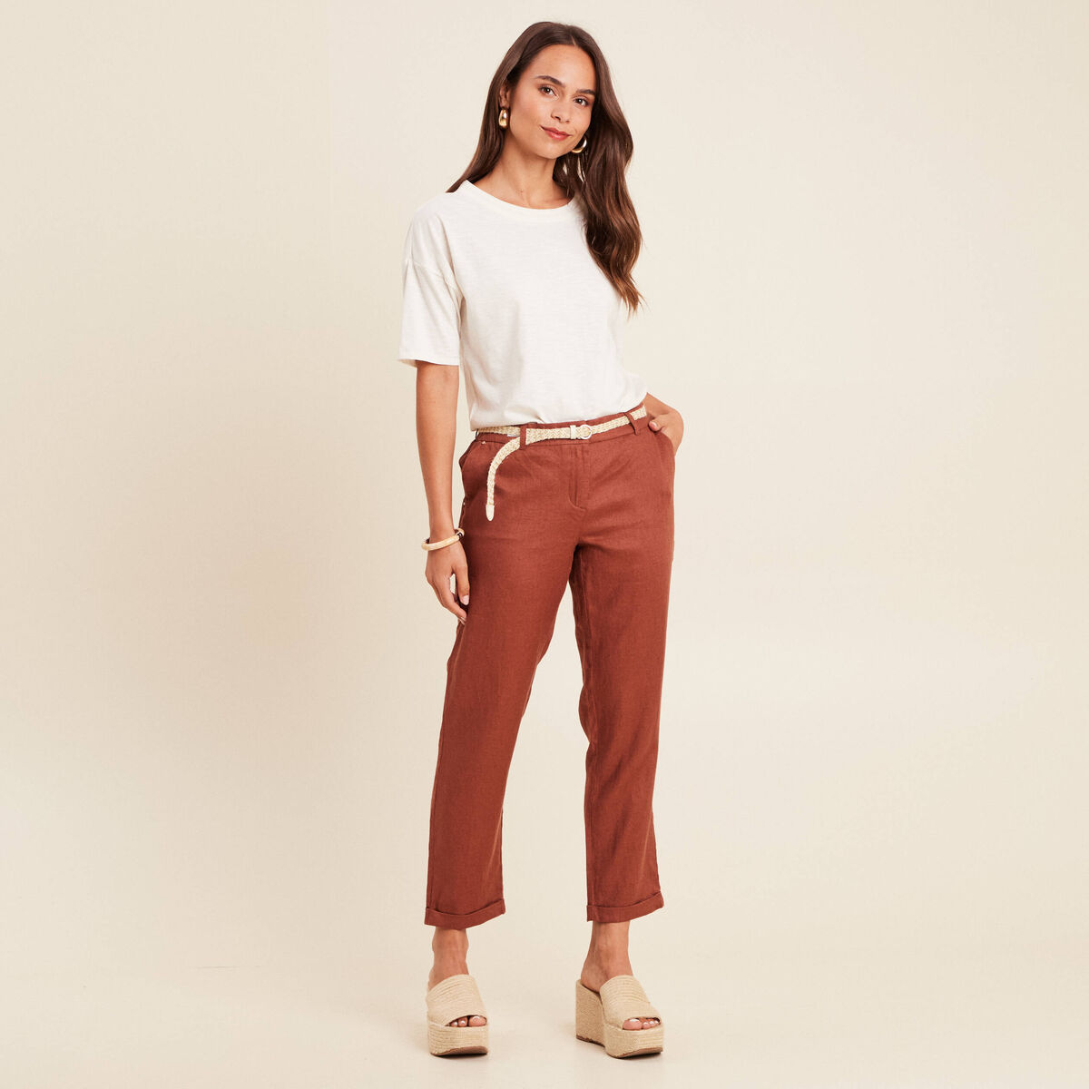 Pantalon flou ceinturé marron foncé femme