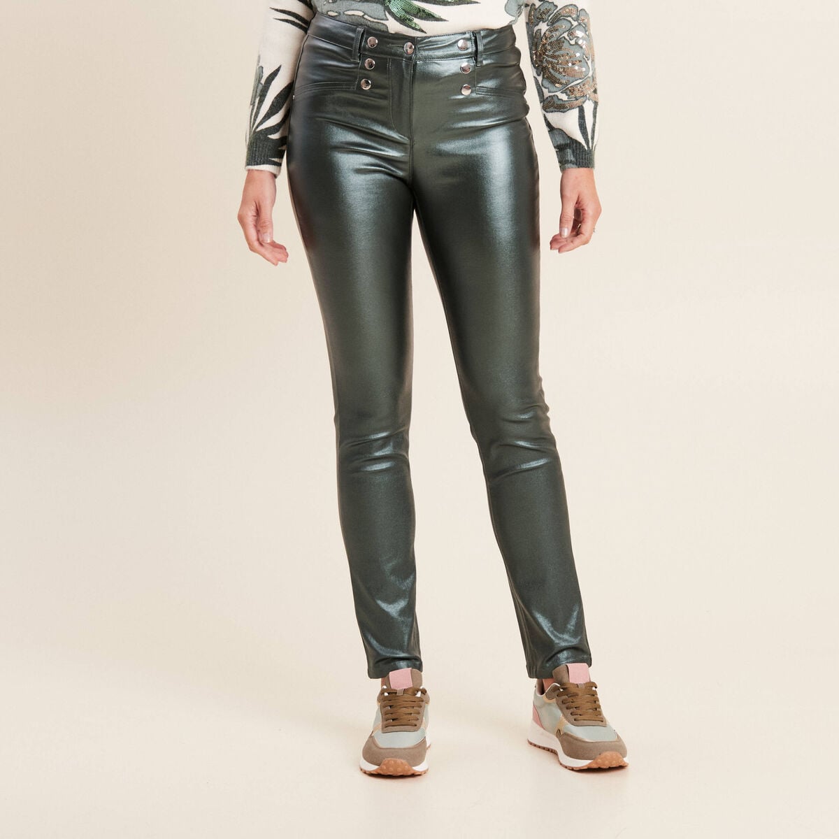 Pantalon ajust&eacute; enduit &agrave; pont vert fonc&eacute; femme