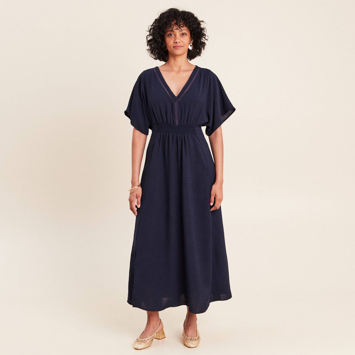Robe longue &eacute;vas&eacute;e col v manches coudes bleu marine femme