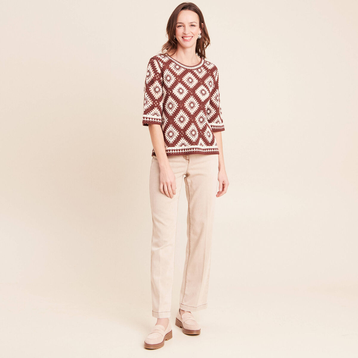 Pull en crochet col rond manches courtes marron femme