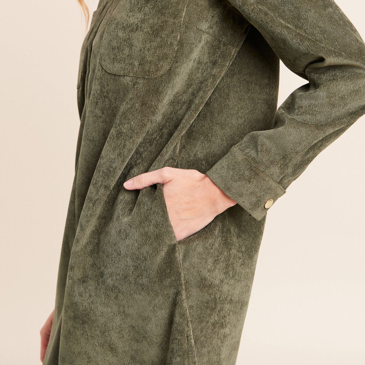 Robe droite courte velours col chemise vert kaki femme
