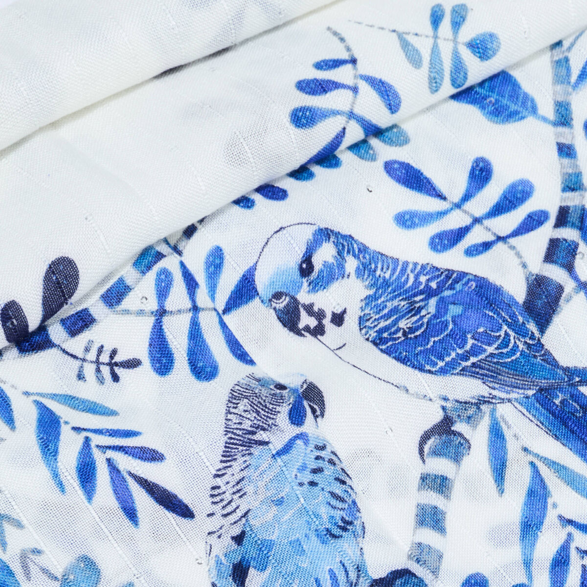 Foulard imprim&eacute; bleu fonc&eacute; femme