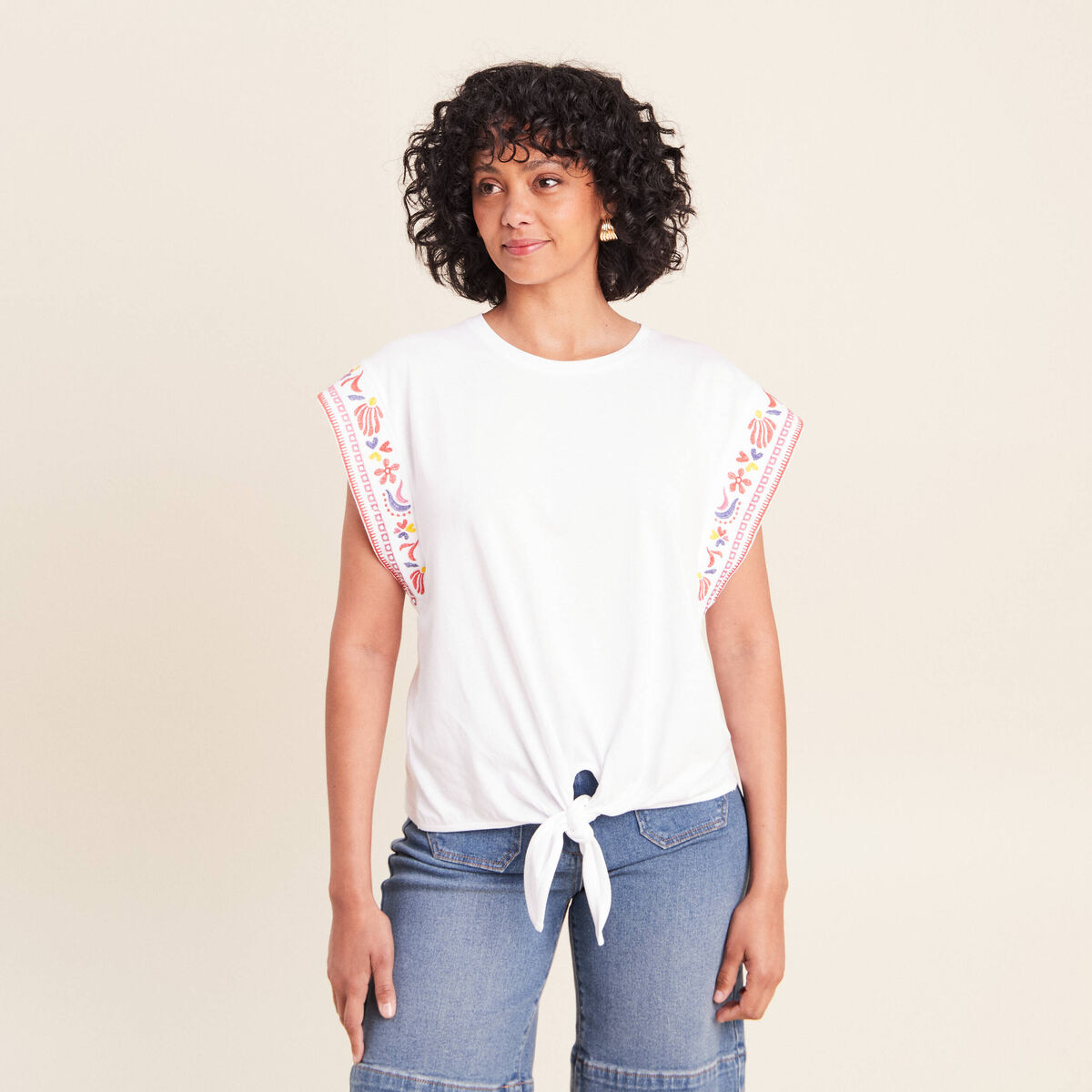 T-shirt broderie bas resserr&eacute; blanc femme